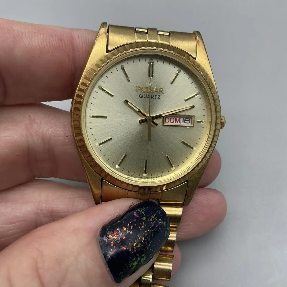 Vintage Pulsar V533-8B50 Mens Watch 35mm Gold Tone Day Date New Battery 7.5